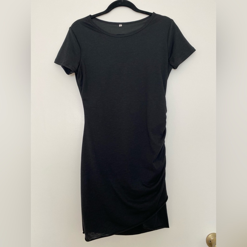 Jerry dress ruched on the right side